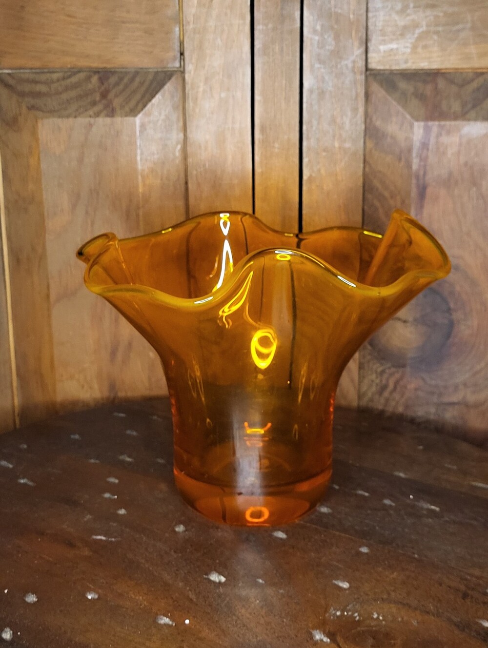 Amberina Glass Ruffle Vase - Picture 11 of 15
